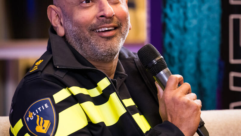 Politiechef Midden-Nederland, Martin Sitalsing in gesprek over vrijheid met studenten Veiligheid