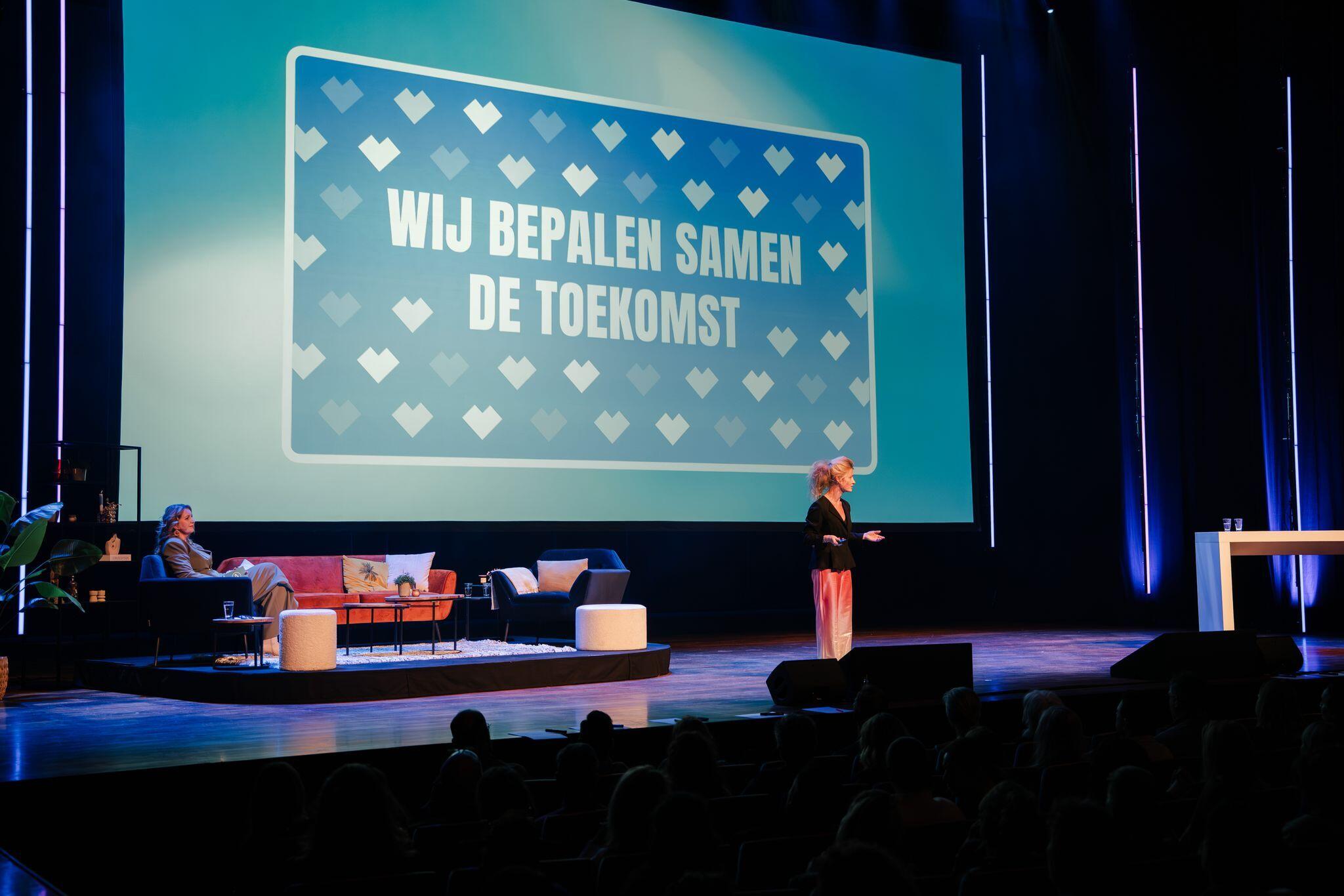 Aventus Alive podium