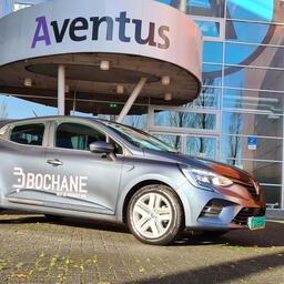 Bochane Apeldoorn schenkt een Renault Clio aan Aventus!